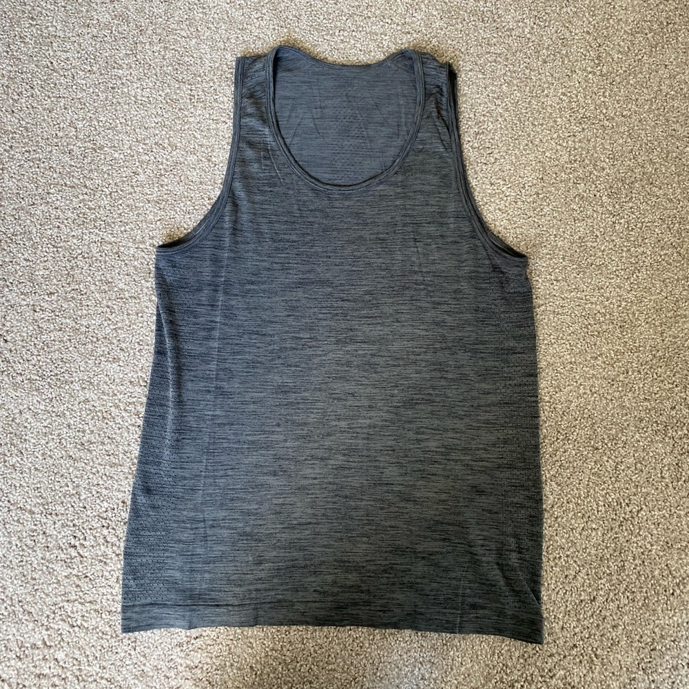 Mens lululemon workout tank (M)